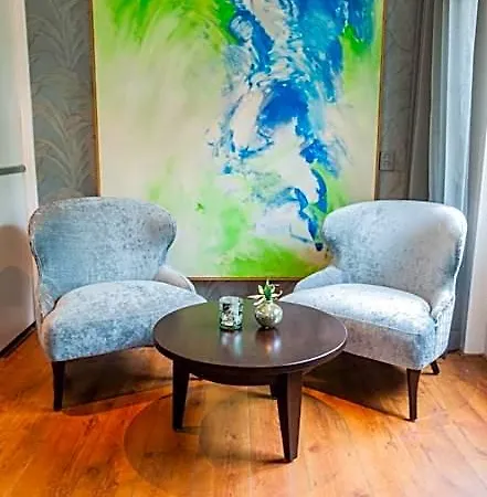 Rebecca Hotel Den Burg